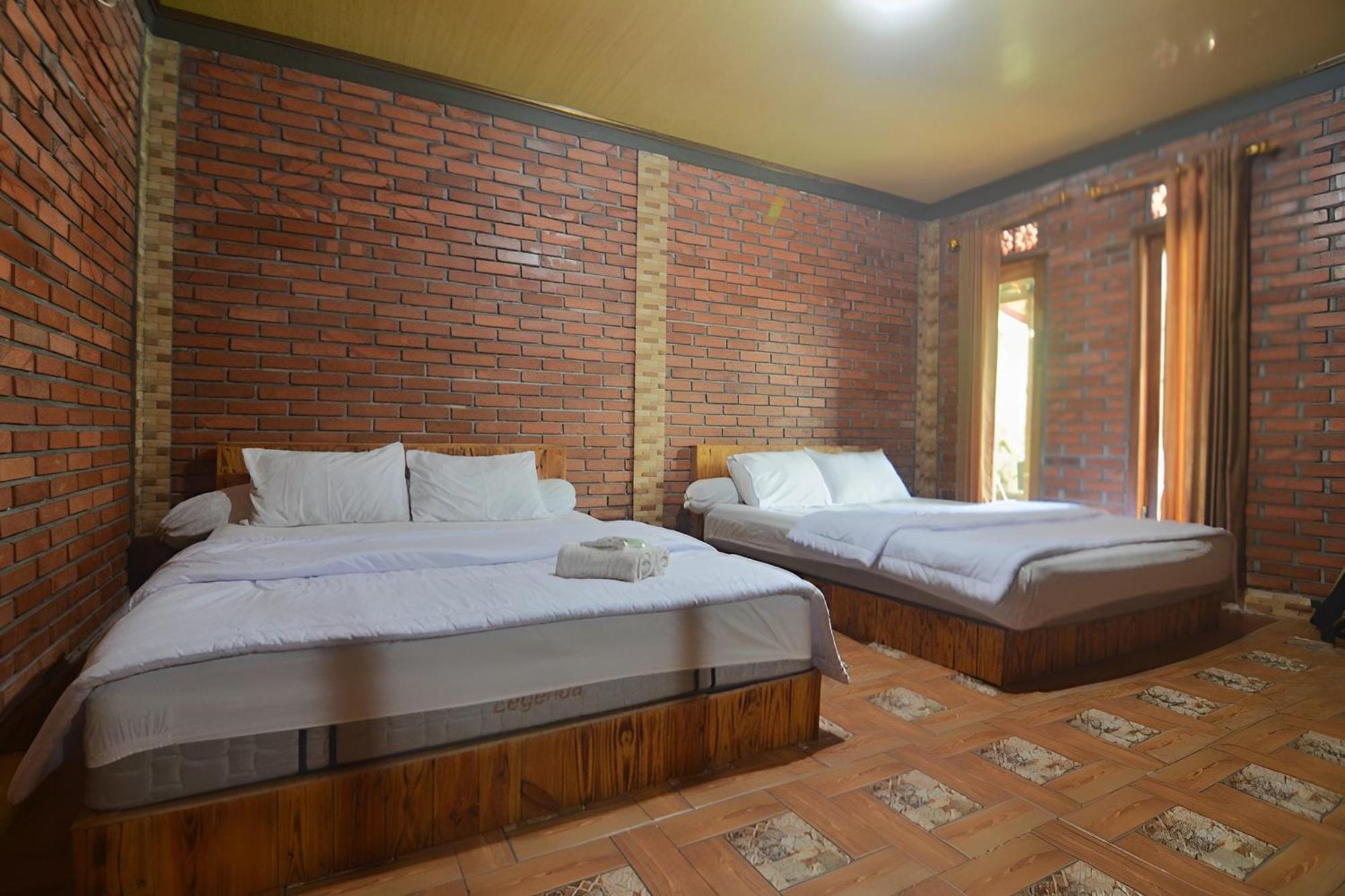 Villa Kopiori Yogyakarta Dış mekan fotoğraf